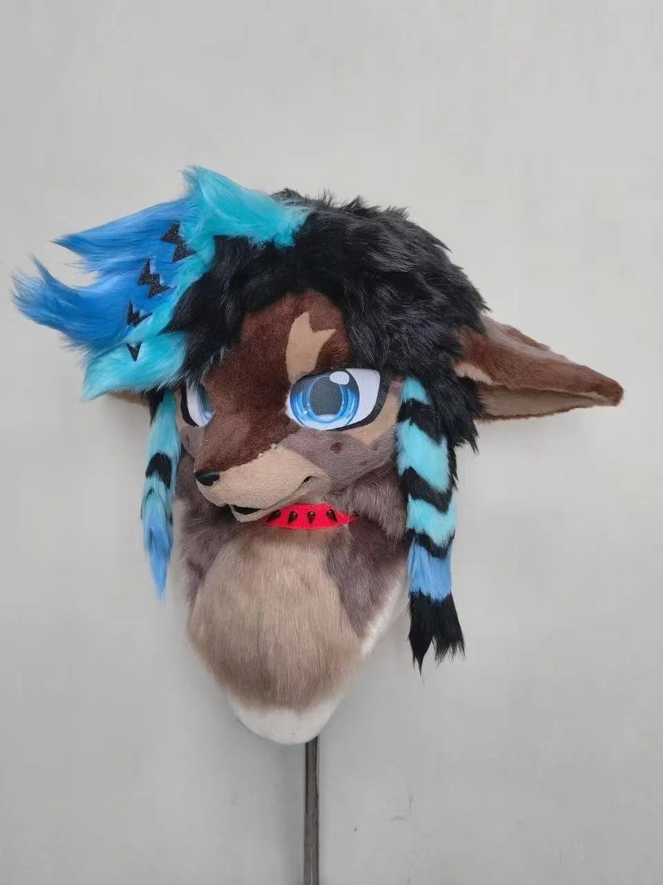Deer-eared head with black & blue braids