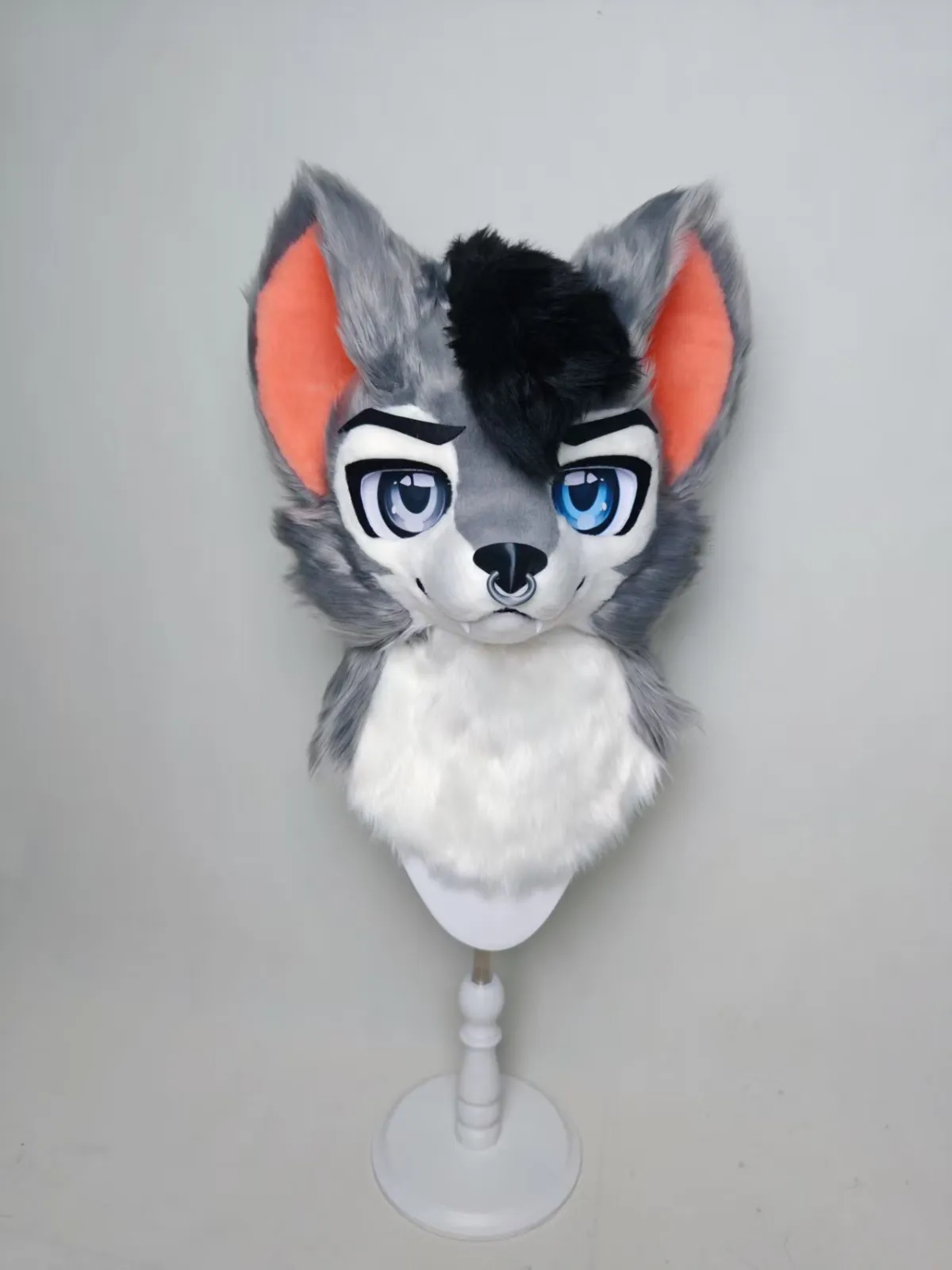 Grey wolf head